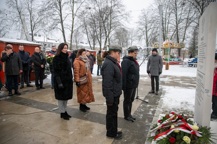 Odsłonięcie tablicy upamiętniającej wypędzenie nasielskiej społeczności żydowskiej w 1939 r. – Nasielsk, 3 grudnia 2023. Fot. Michał Rosenberg (IPN)