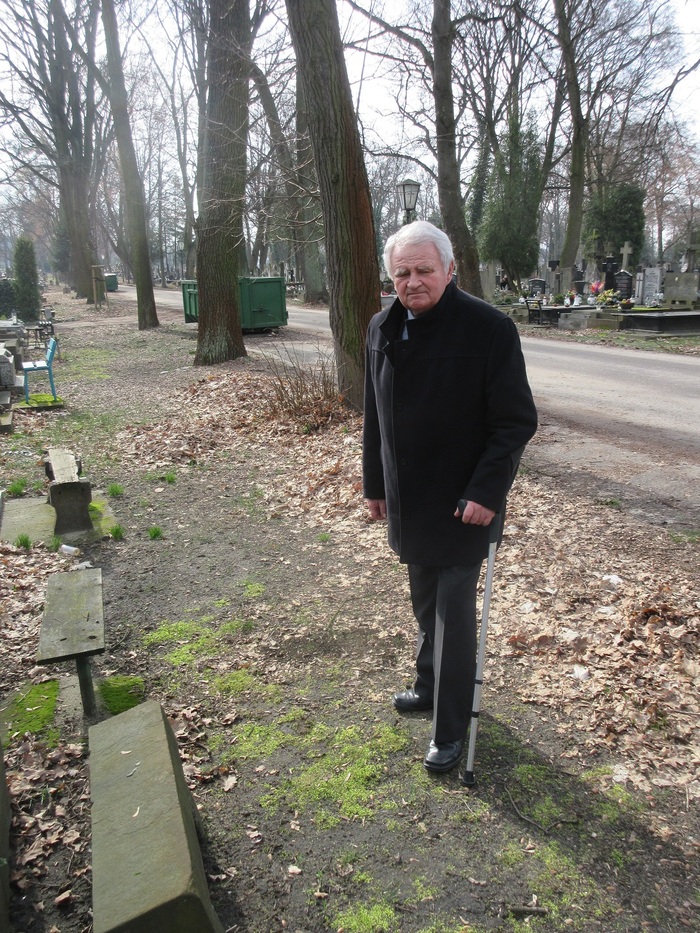 Kwiaty i znicze na grobach bohaterów z okazji Narodowego Dnia Pamięci Żołnierzy Wyklętych – Warszawa, 1 marca 2024. Fot. Łukasz Bielecki (IPN)